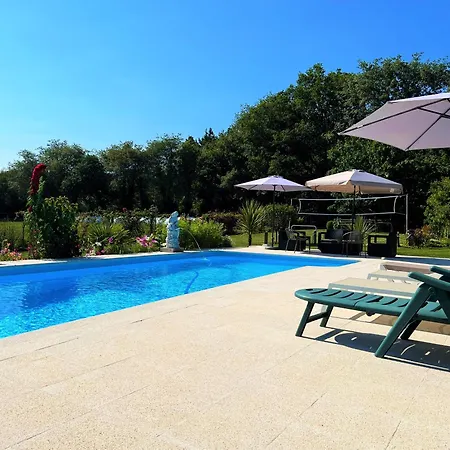 Albaredo Nyaraló Villameá